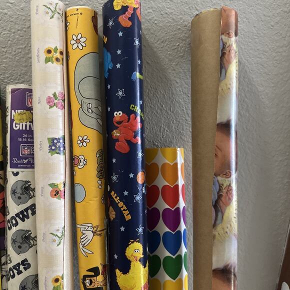 Lot Of Vintage Rolls Of Wrapping Paper 13 Count - Picture 3 of 7